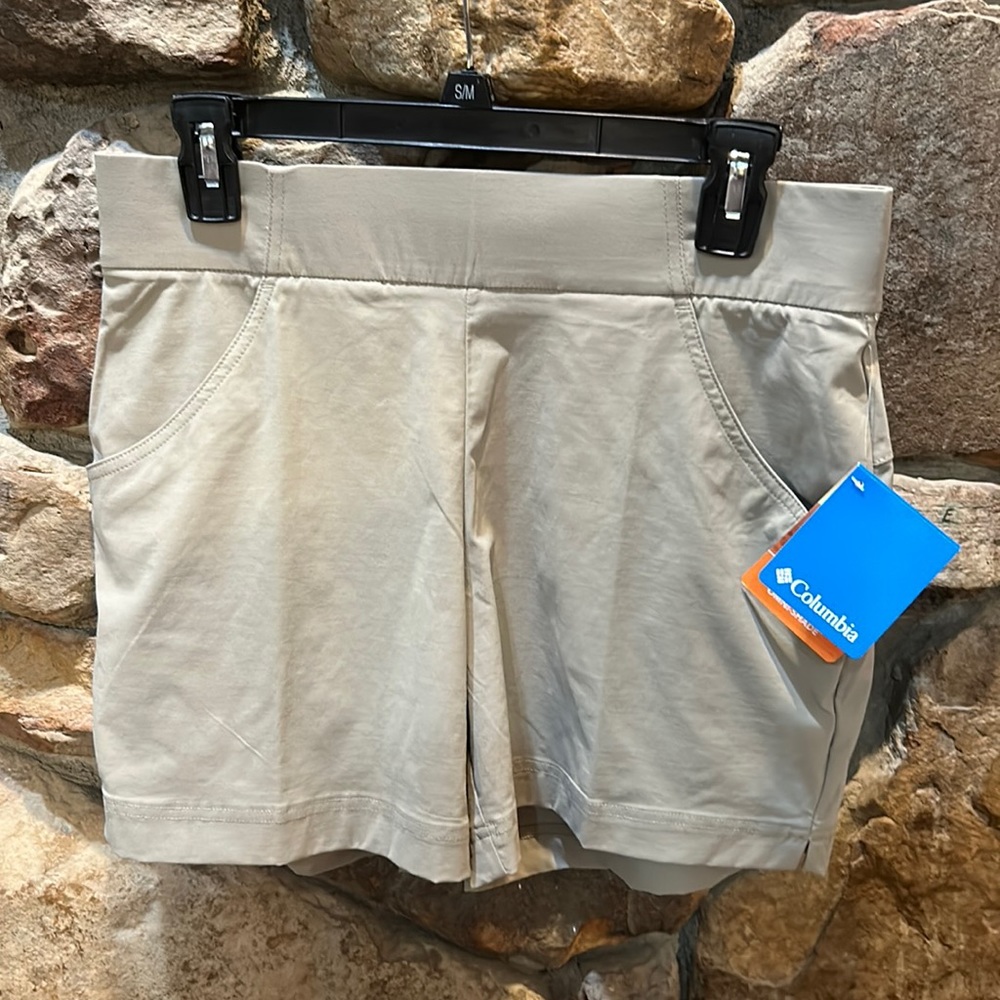 Columbia Women’s Anytime Casual Shorts! NWT Size Medium